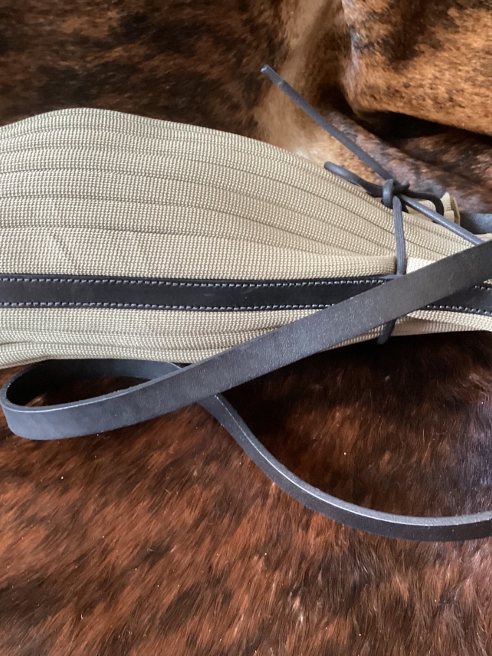 Unique Leather Ribbed Expandable Slouch Bucket Style Gathered Handbag🦋 - Picture 6 of 11